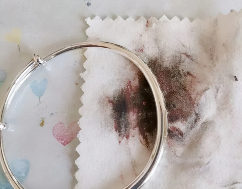 口红过期了还可以怎么利用,口红过期了怎样变废为宝