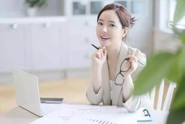 公务员教师哪个工作性质好,公务员教师哪个好