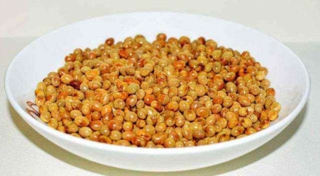 油炸豌豆怎么做才能又酥又脆,油炸豌豆香酥脆的做法过程