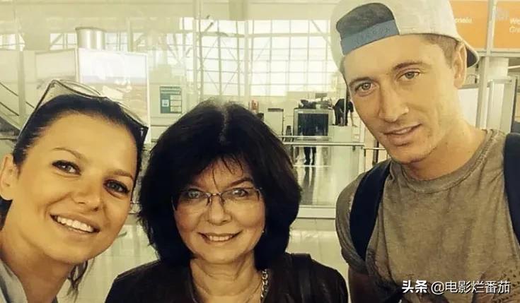 十位美艳太太，莱万妻最“凶悍”，皮克妻最有名，格策妻最有手段