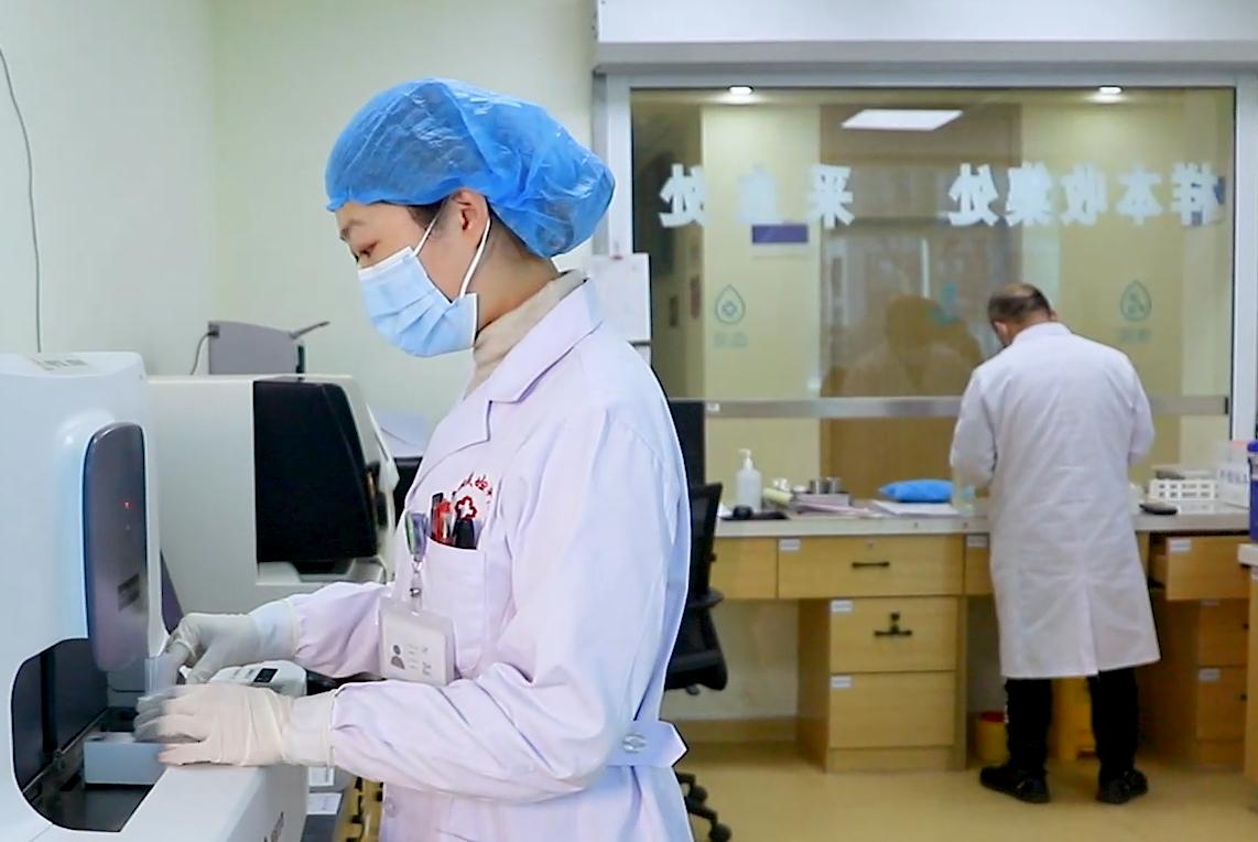 月经突然正常了应该警惕什么,月经走又有褐色分泌物是怎么回事