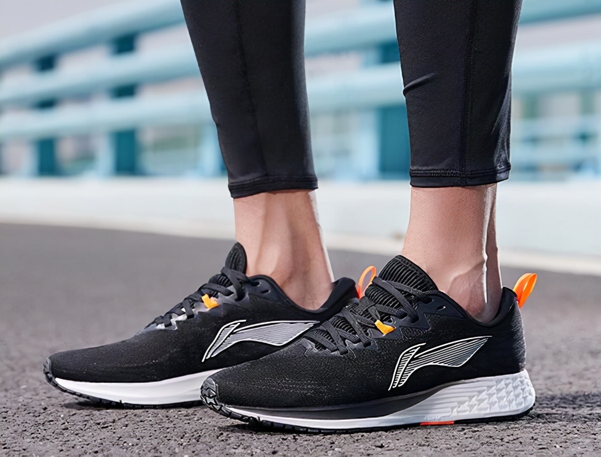 索康尼哪款入门跑鞋值得买,国产十大跑鞋前十名