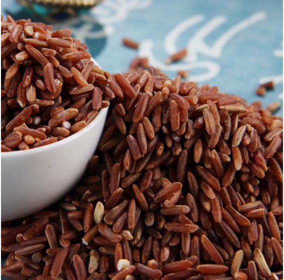 杂粮粥煮鸡蛋,早上喝杂粮粥配两个煮鸡蛋