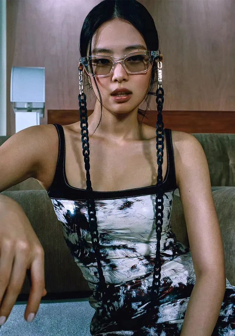 女士怎么挑选适合自己的墨镜,怎么选墨镜框适合脸型