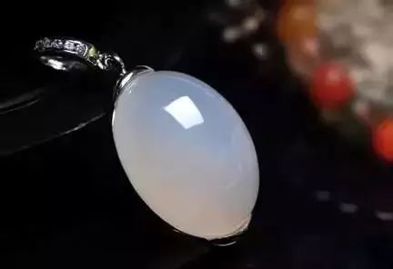 会发光的蛋白石就是欧泊？教你几招鉴别的法子