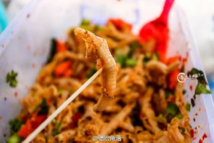 一处小众目的地！这里有酸汤辣子蘸出来的美味，吃一口就丢魂！