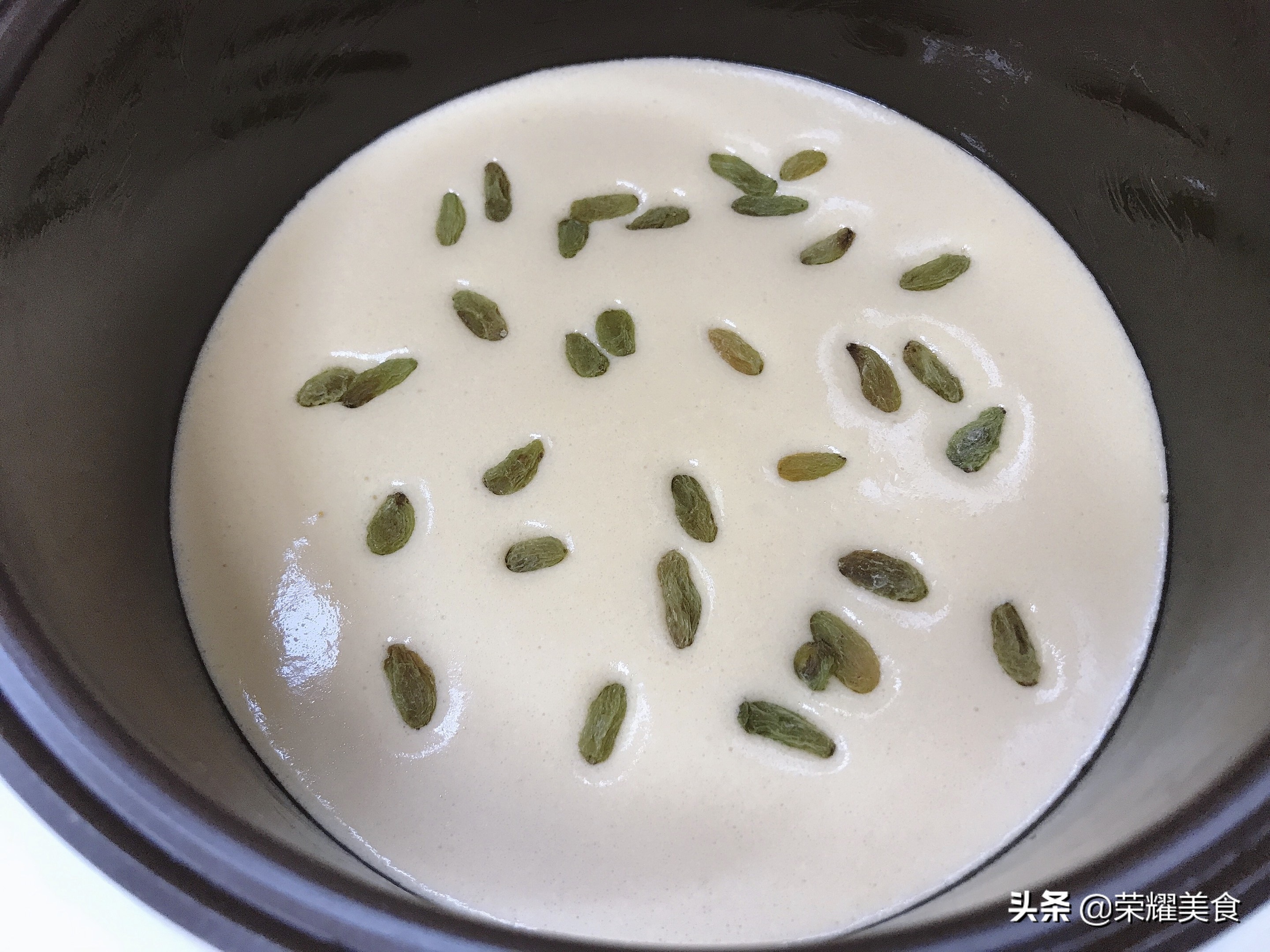 电饭煲做蛋糕简单好吃不用搅拌机,教你用电饭煲做蛋糕方法一学就会