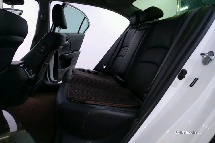 十五万元以内的本田雅阁，外形漂亮空间大，家庭用车首选！