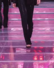 范思哲2018米兰春夏男装大秀,范思哲创意总监donatellaversace