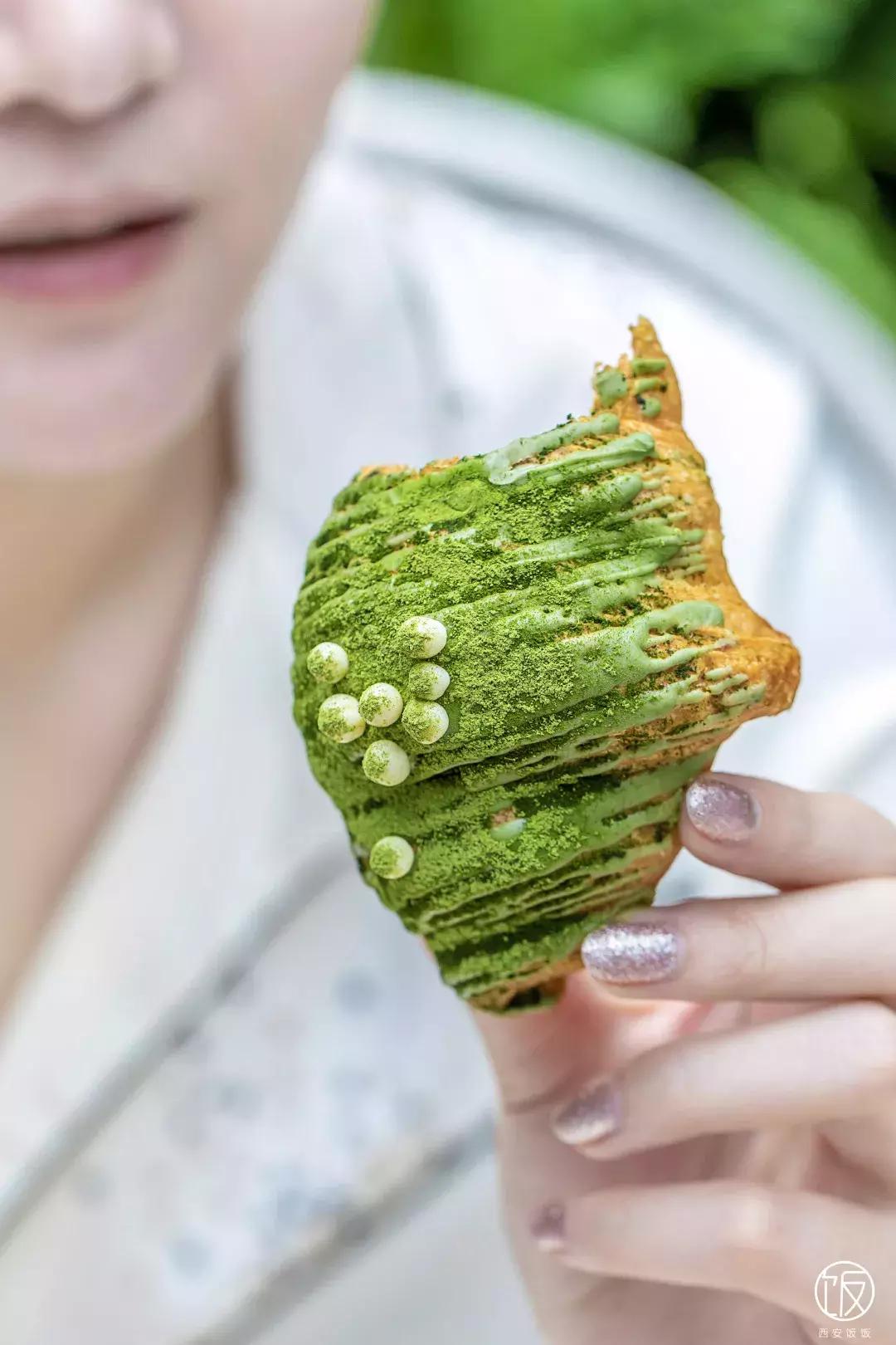 一*爆口**浆的咩咩包来了，今天也是努力营业的奈雪咩！