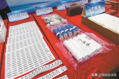 成都近日抓获日用品制假窝点,警方查获饮料制假窝点