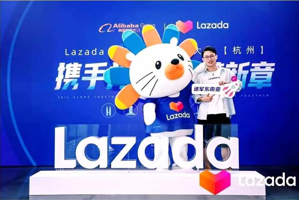 把丁字裤卖给外国男人,这个95后创业两年买“大奔”