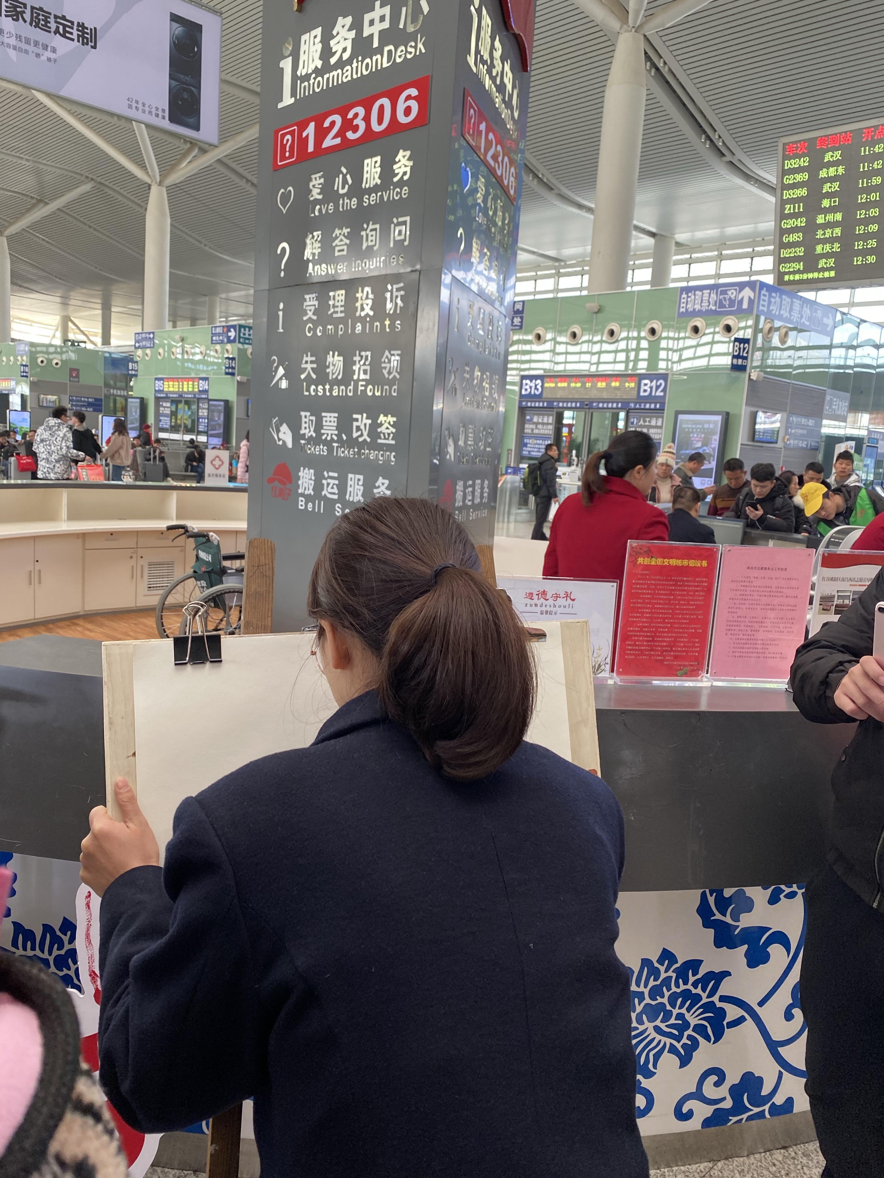 新春走基层,媒体齐聚打卡2020年南昌铁路春运现场