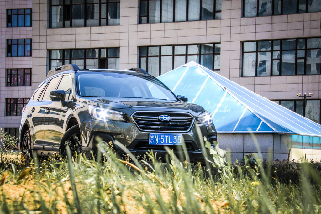 2020款斯巴鲁傲虎特装版黑色,斯巴鲁傲虎2021款特装版