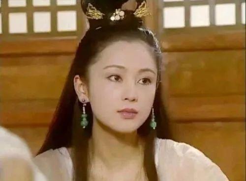 丑拒？散了吧，周冬雨这张脸没有对不起她