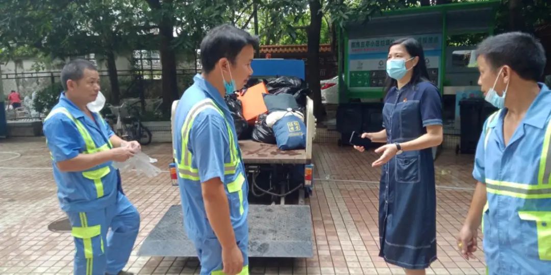 居民家全是垃圾蟑螂怎么解决,囤积垃圾怎么治