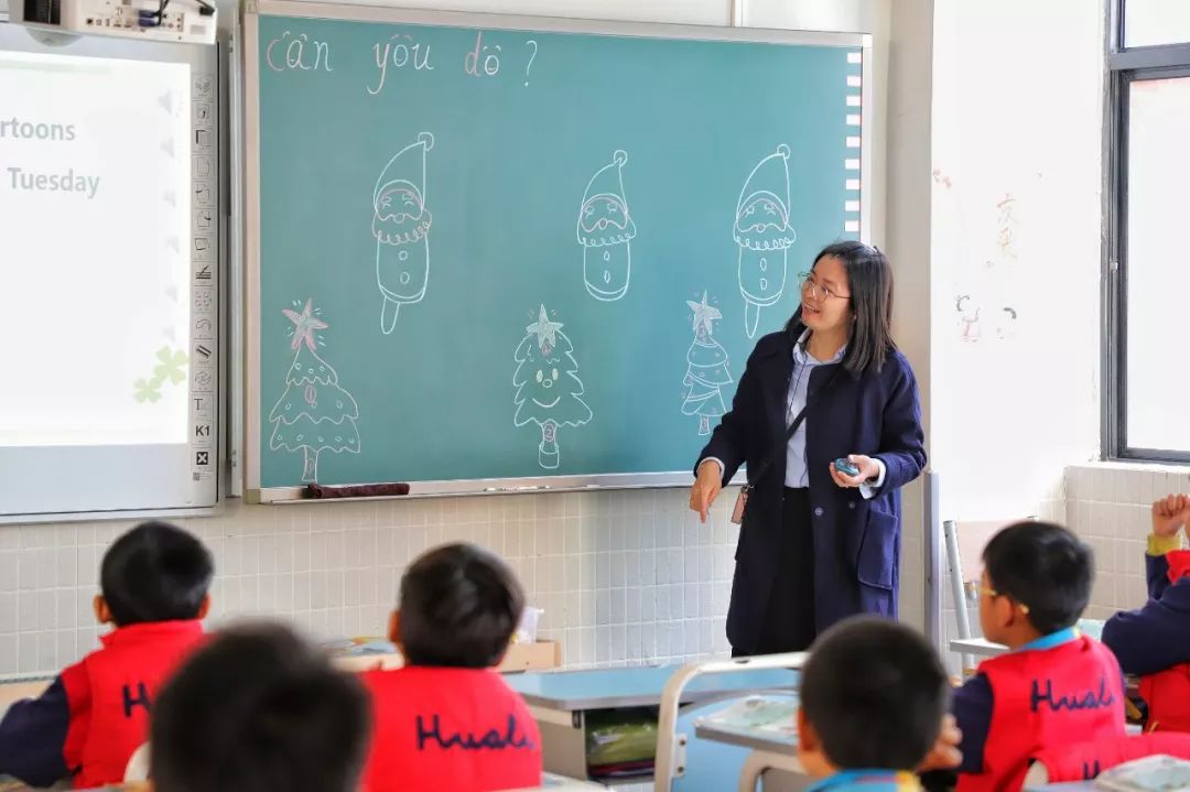 华立中英文学校是不是贵族学校,华立中英文学校升学