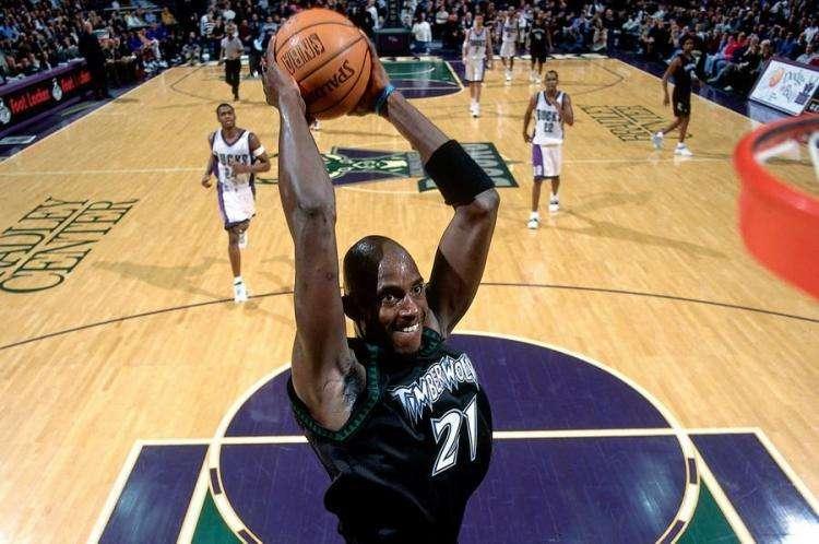 NBA历史十款最好看的球衣：魔术如夜空璀璨，湖人尽显豪门气息