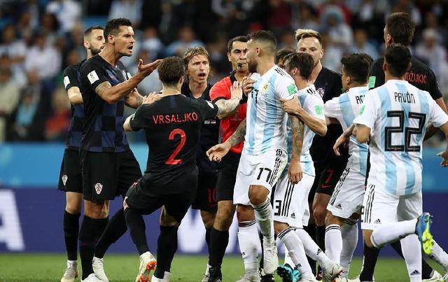 90年代群星璀璨,未来足坛是三足鼎立还是绝代双骄