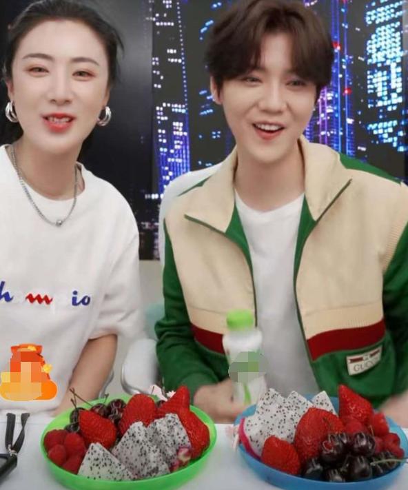 薇娅直播间秒变吃播现场,鹿晗快问快答,信息量有点大