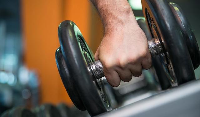 Max丨两种增加“重量”的方式，能让你在健身房更容易长肌肉