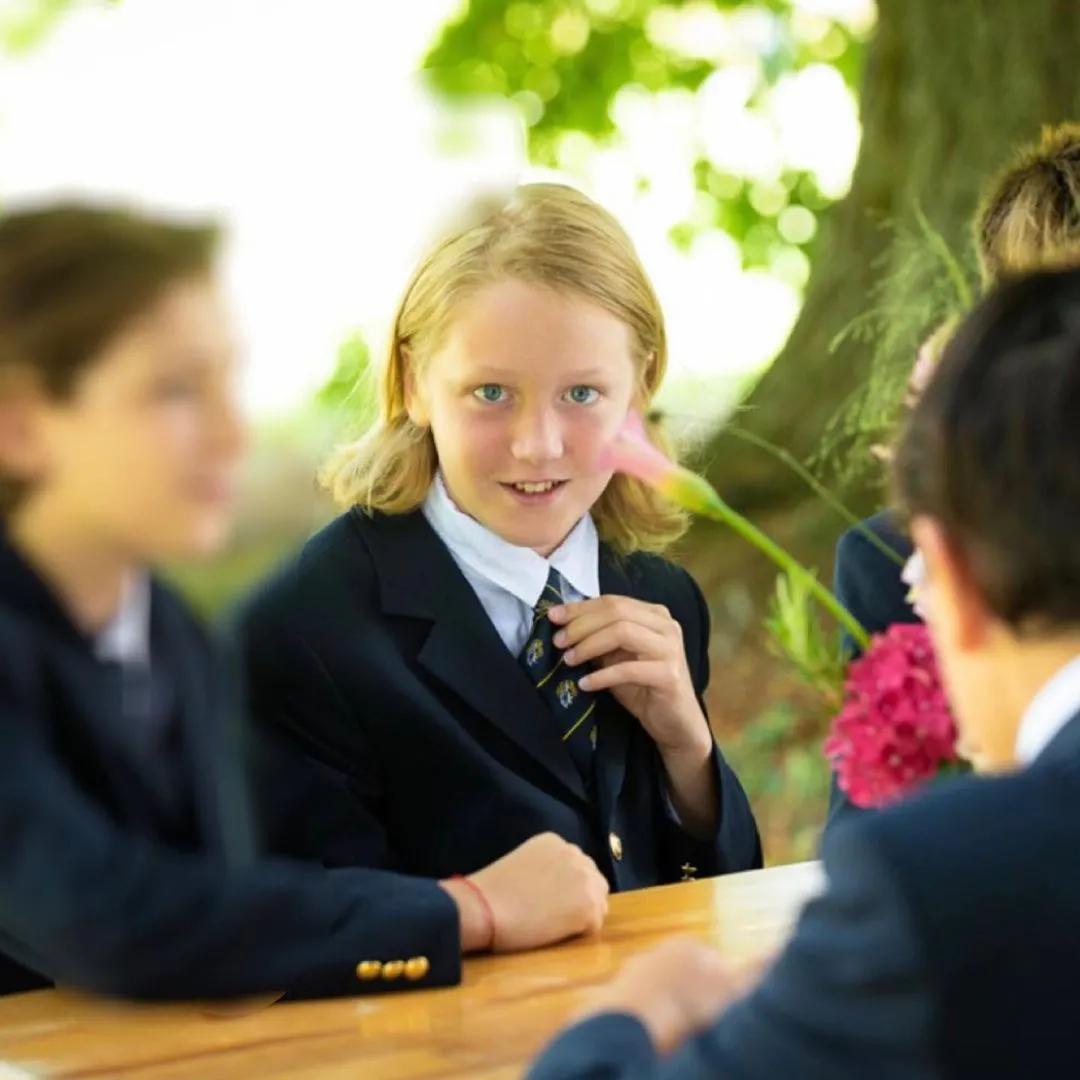 贵族学校学生的奢侈生活,贵族学校真实生活合集