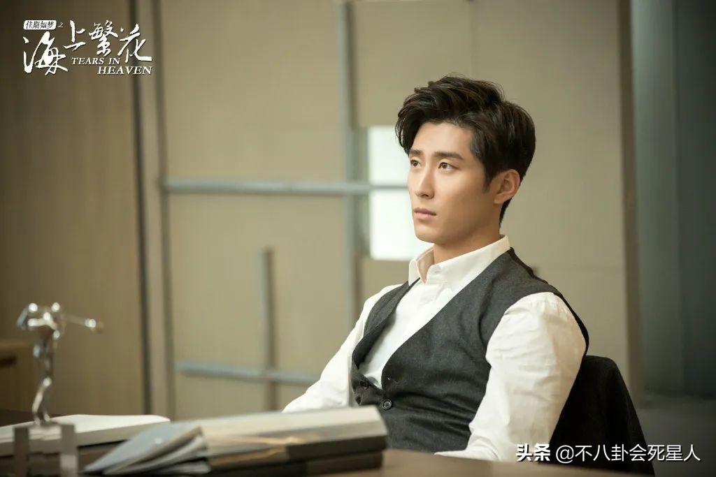 集齐霸道总裁、带球跑桥段,李沁压了4年的“狗血剧”开播就被嘲