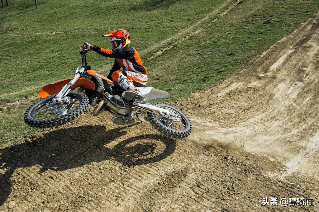 拉力摩托车和其他摩托车的区别,拉力摩托车和巡航摩托的区别