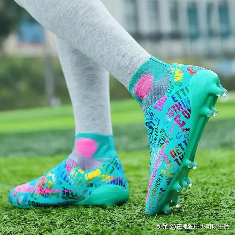 长钉足球鞋夏季,少年儿童足球鞋