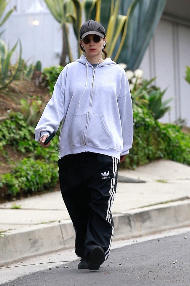 运动裤这么穿也太酷了，不仅大气还很有范，显瘦效果杠杠的