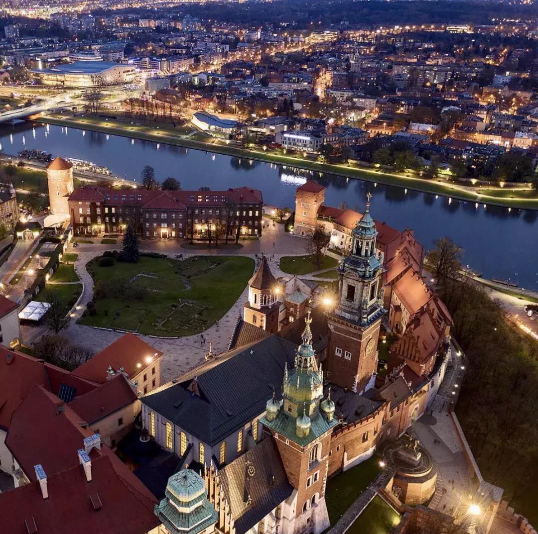 横冲直撞20岁波兰,横冲直撞20岁评价