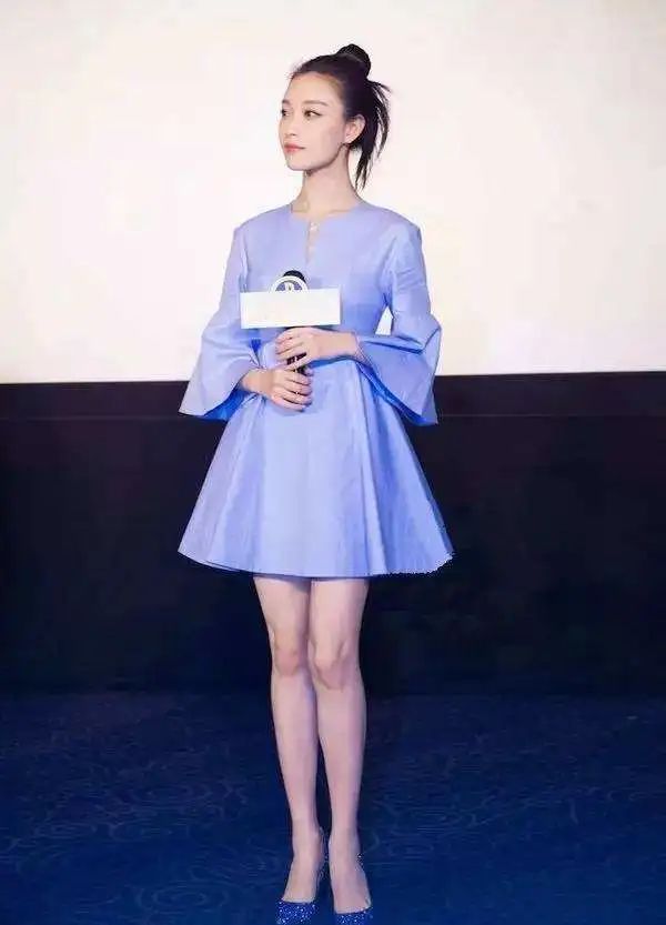 新手如何做瑜伽下犬体式,瑜伽下犬式有提臀的功效吗