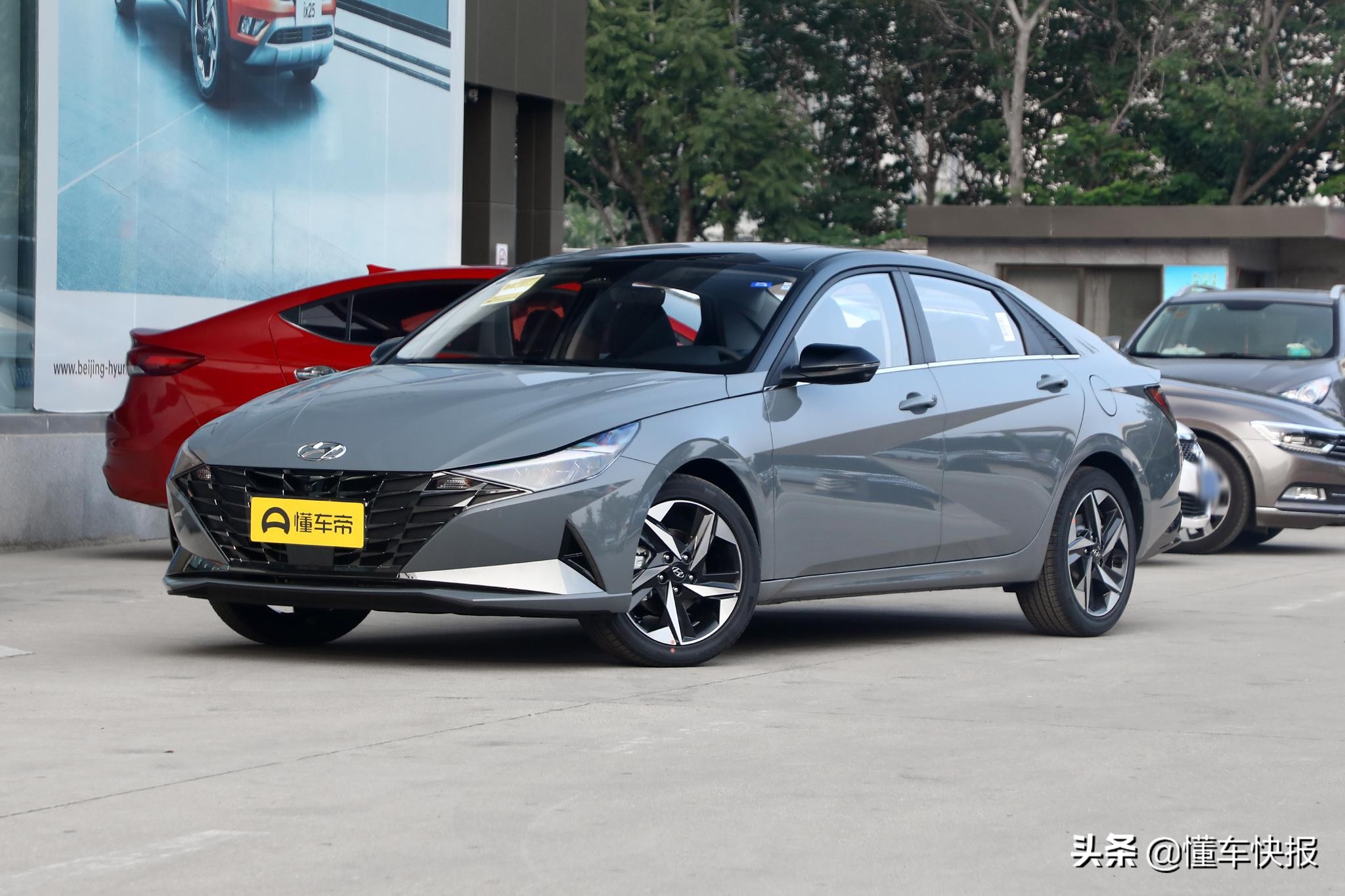 现代伊兰特空间颜值介绍,北京现代第七代伊兰特1.5t和1.4
