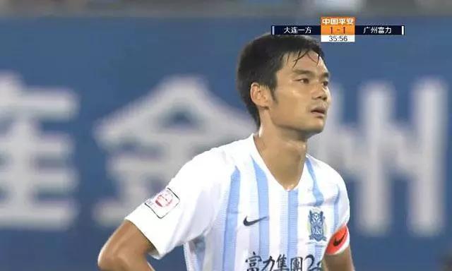 满球场嘘声,中超争议手球判罚