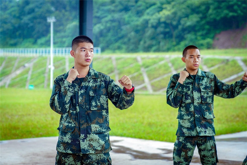 新兵训练开训,开训第一天训练视频