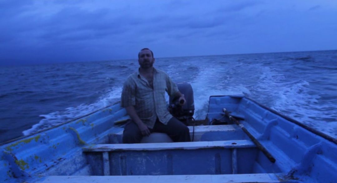 X爱视频被传遍全校之后，她上学如同下地狱。