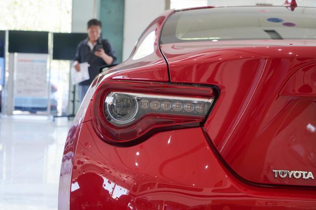 跑车丰田86,丰田86跑车多少钱落地