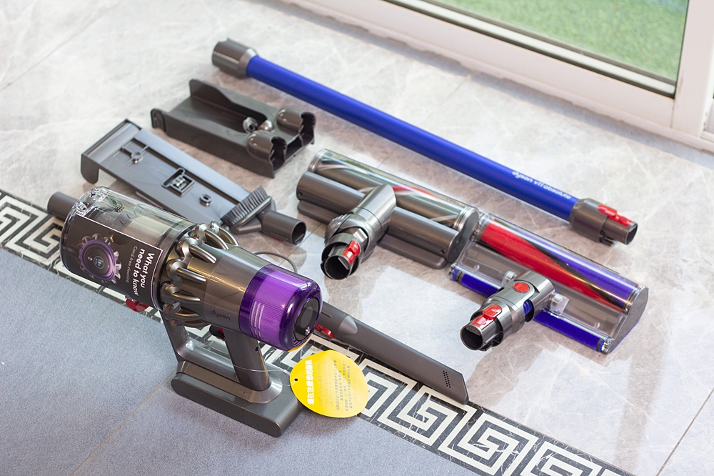 戴森v11吸尘器能吸多大颗粒,原装戴森v11吸尘器吸头介绍