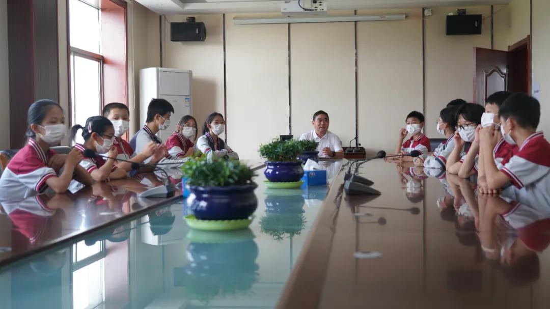 和战友凑钱创业！曾经的老船长逆袭成了大型拖轮企业老板