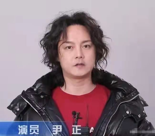 油腻大叔发型2020流行发型,40岁大叔雅痞风格侧背小卷发型