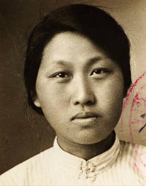 不蔓不枝，出淤泥而不染，从幼妓到画家的女人，一生爱的守护