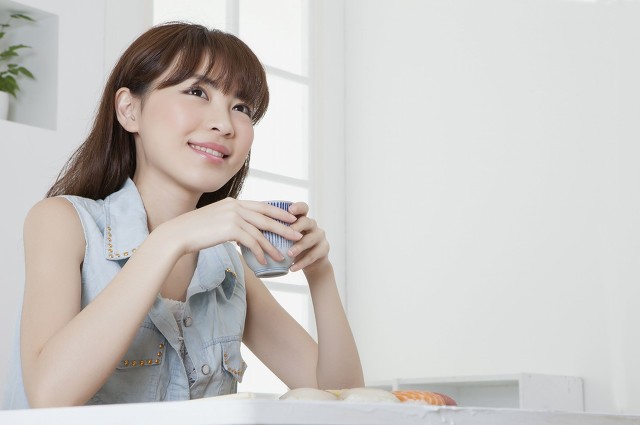 被室友吵到失眠怎么办,在宿舍里被早起的室友吵到怎么办