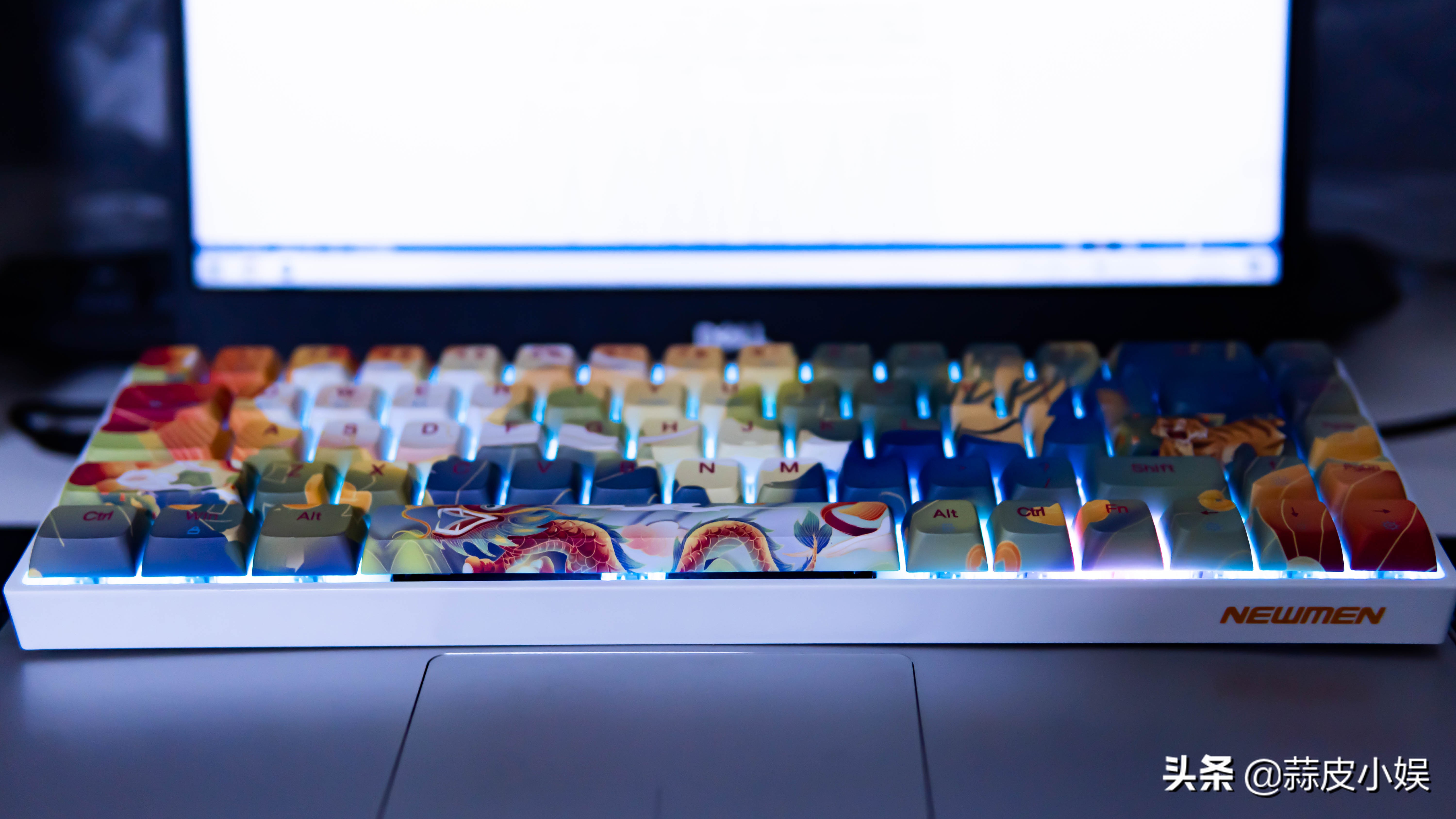 性价比高的百元炫酷机械键盘,新贵gm1080三模无线机械键盘体验