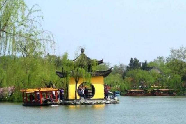 扬州小金山因何得名,江苏小金山旅游