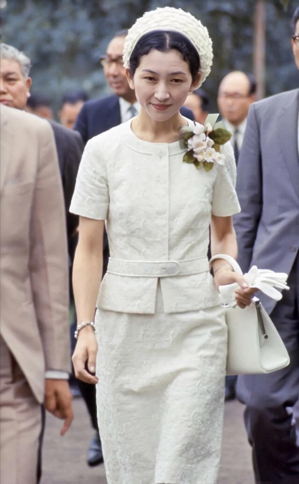 日本平民皇后美智子结局,日本贫民皇后美智子精神病