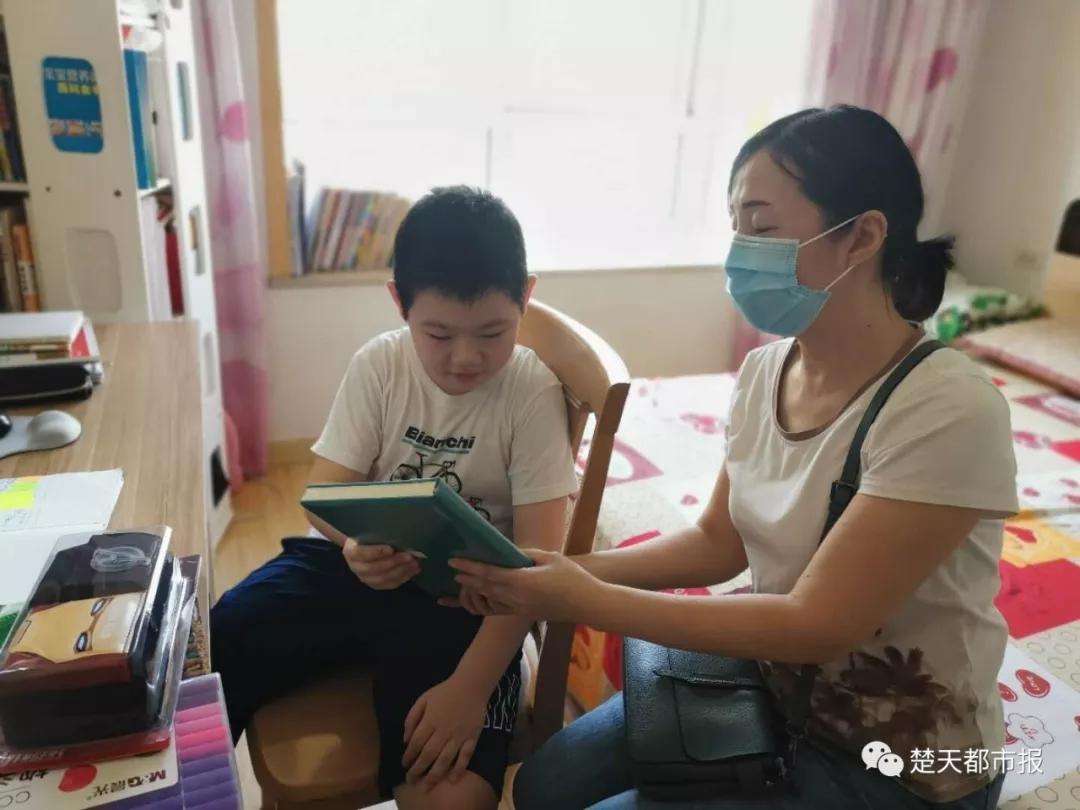 妗堟澘涓嬩笂缃戣,妗堟澘涓嬩笂缃戣鐨勫皬濂冲