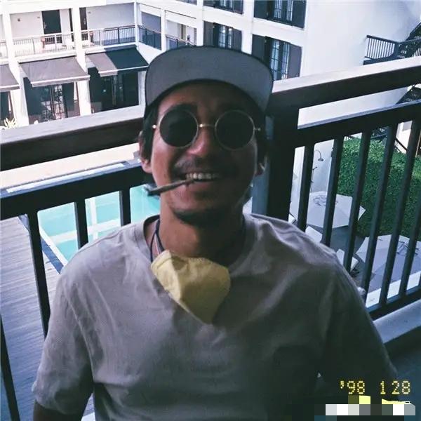 张默家暴事件完整版,张默与童瑶谈了几年恋爱