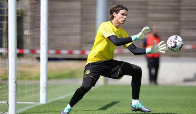 多特门将科贝尔失误,多特蒙德门将扑救集锦