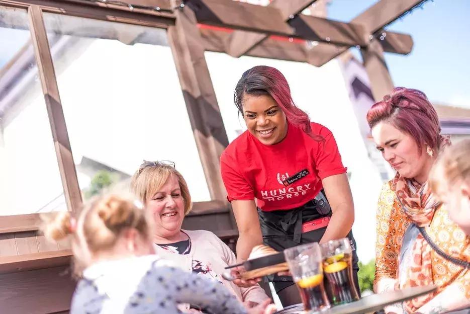 李嘉诚46亿英镑购买的酒吧巨头有何“花招”？