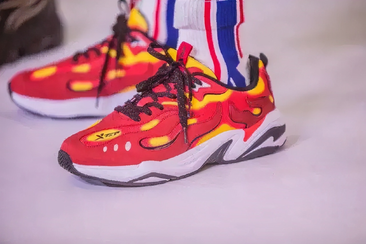 特步和nike有什么关系吗 (特步发布会上说自己可以匹敌nike)